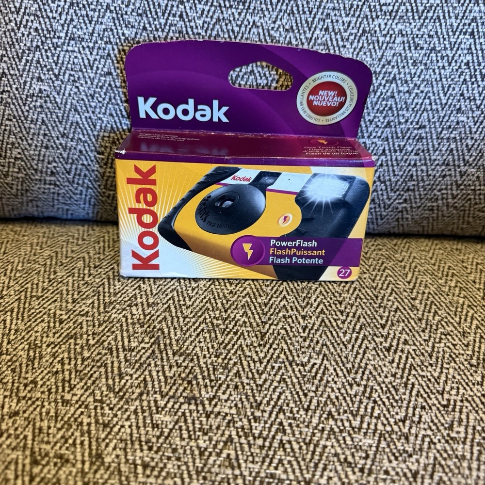 Kodak Power Flash- Single Use‎ Disposable Camera- 27- EXP: 11/2010